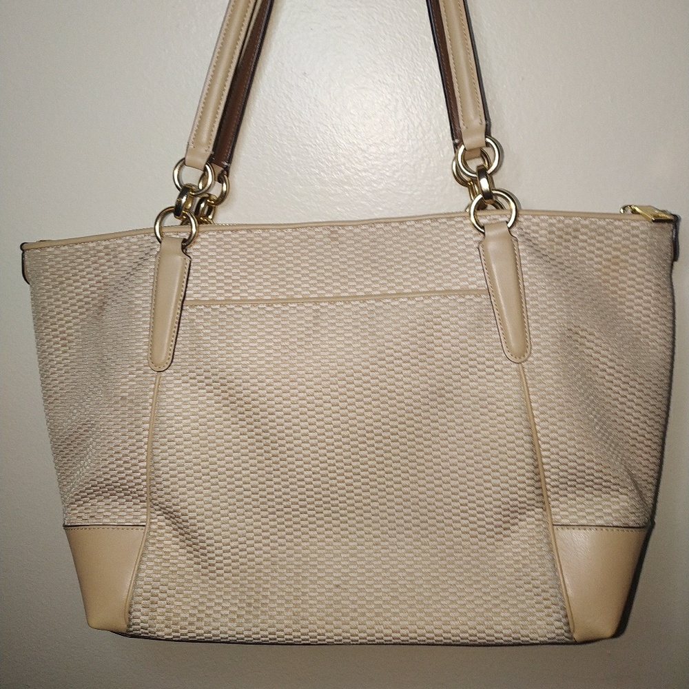 Coach Purse! - Picture 4 of 7